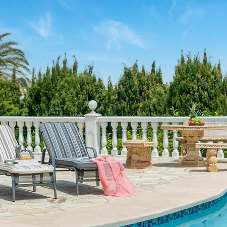 Santi - Plusholidays Villa