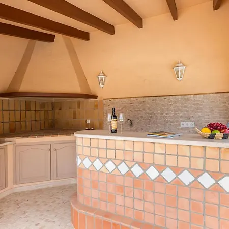 Santi - Plusholidays Villa